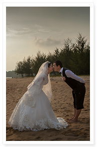 small beach wedding in phuket